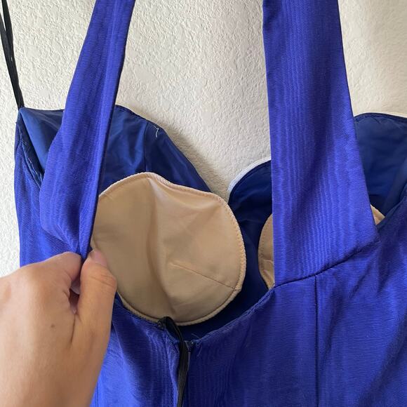 Vintage‎ 80s ballgown blue with lace details and choker detail size small - Picture 6 of 9